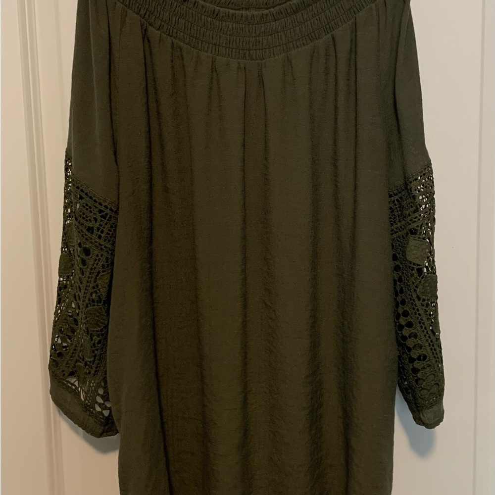 EST. 1946 Forrest green blouse